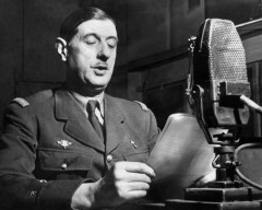 De-gaulle-radio-BBC-during-WAR.jpg