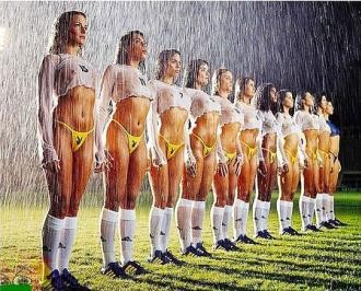 equipe football feminin sexy.jpg