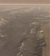 Mars3-vallesMarineris.jpg