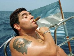 maradona-cigar-boat-10704336-quer,templateId=renderScaled,property=Bild,height=349.jpg