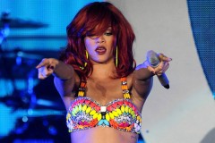 Rihanna-1.jpg