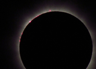 blanc05-éclipse.jpg